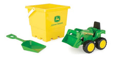 John Deere sand bucket set with green tractor and shovel, product photo, John Deere, Hinterland