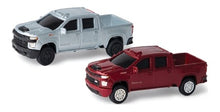 Chevrolet Silverado 2500 HD 1:64 die-cast pickup, John Deere, Hinterland